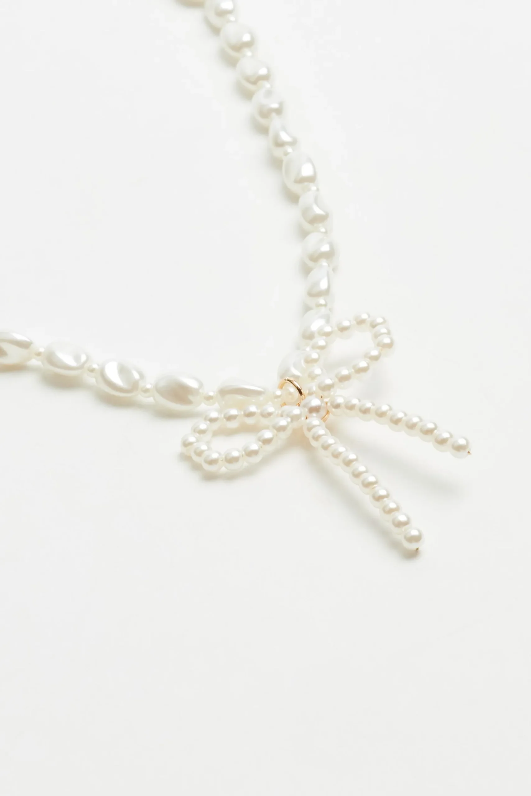 Bow Pearl Necklace*Garage Clothing Sale