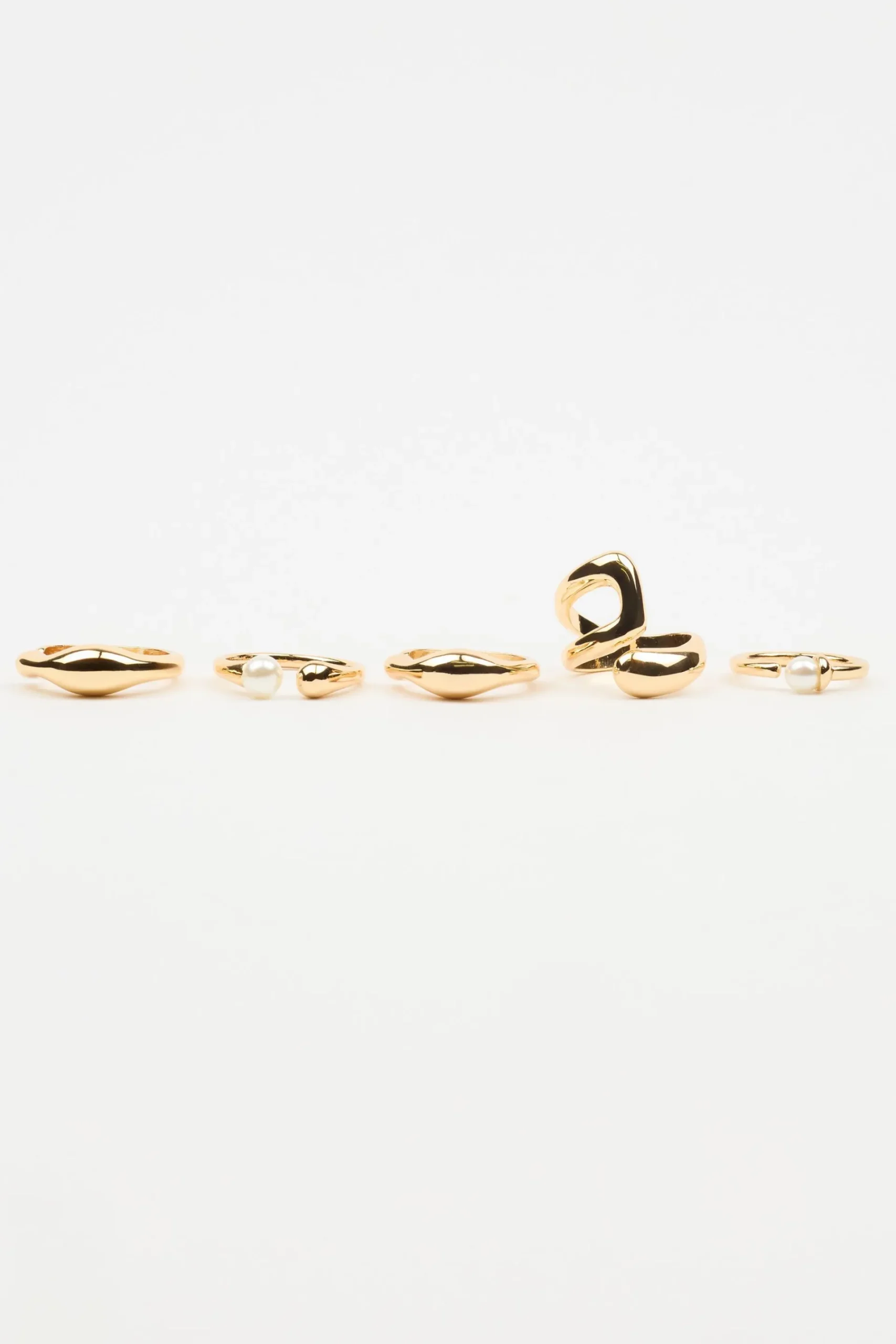 Set Of 5 Pearl & Organic Rings*Garage Clothing Outlet