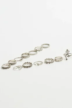 Set Of 13 Rose, Flower & Snake Rings*Garage Clothing Discount