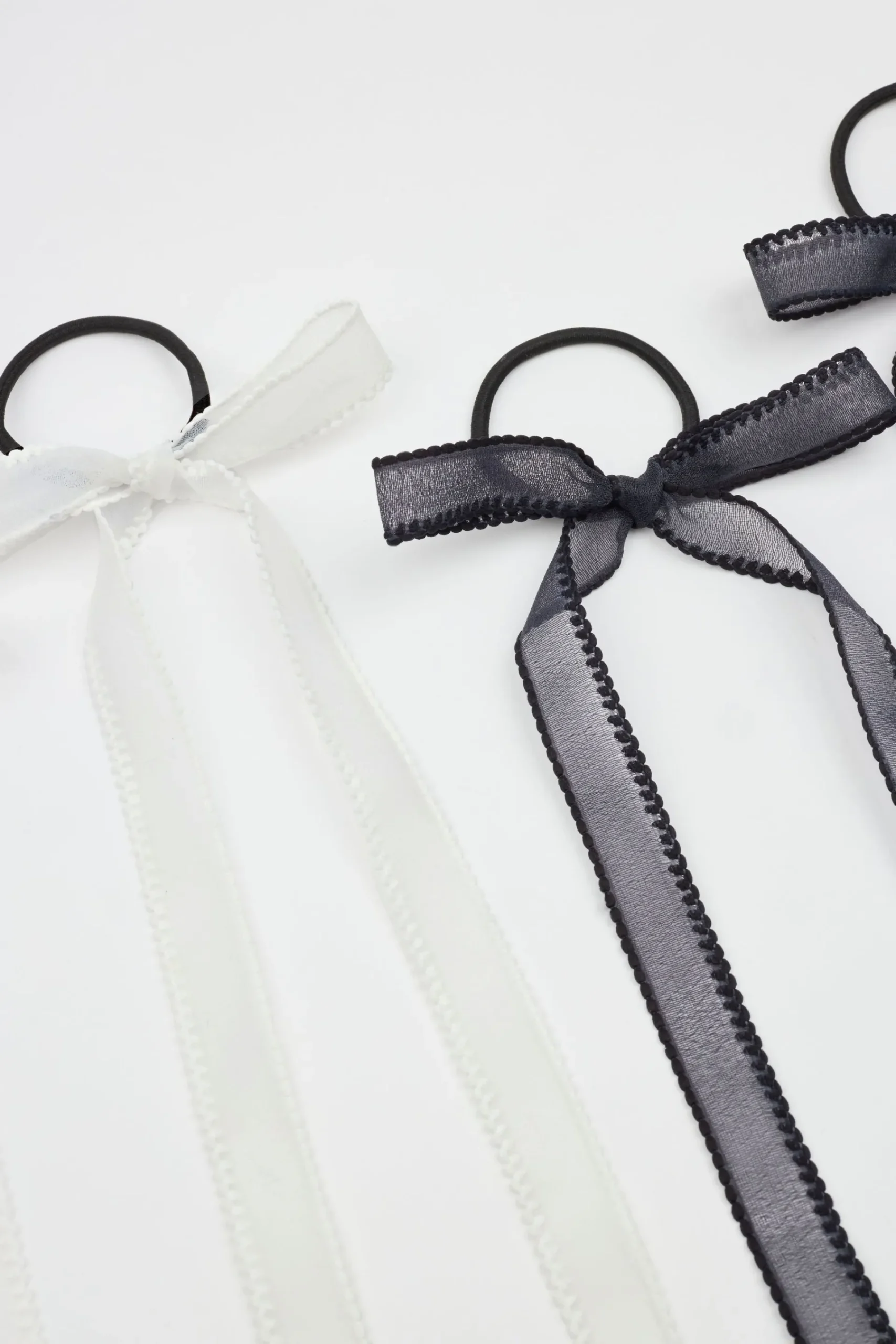 Set Of 4 Scalloped Bow Elastics*Garage Clothing Store