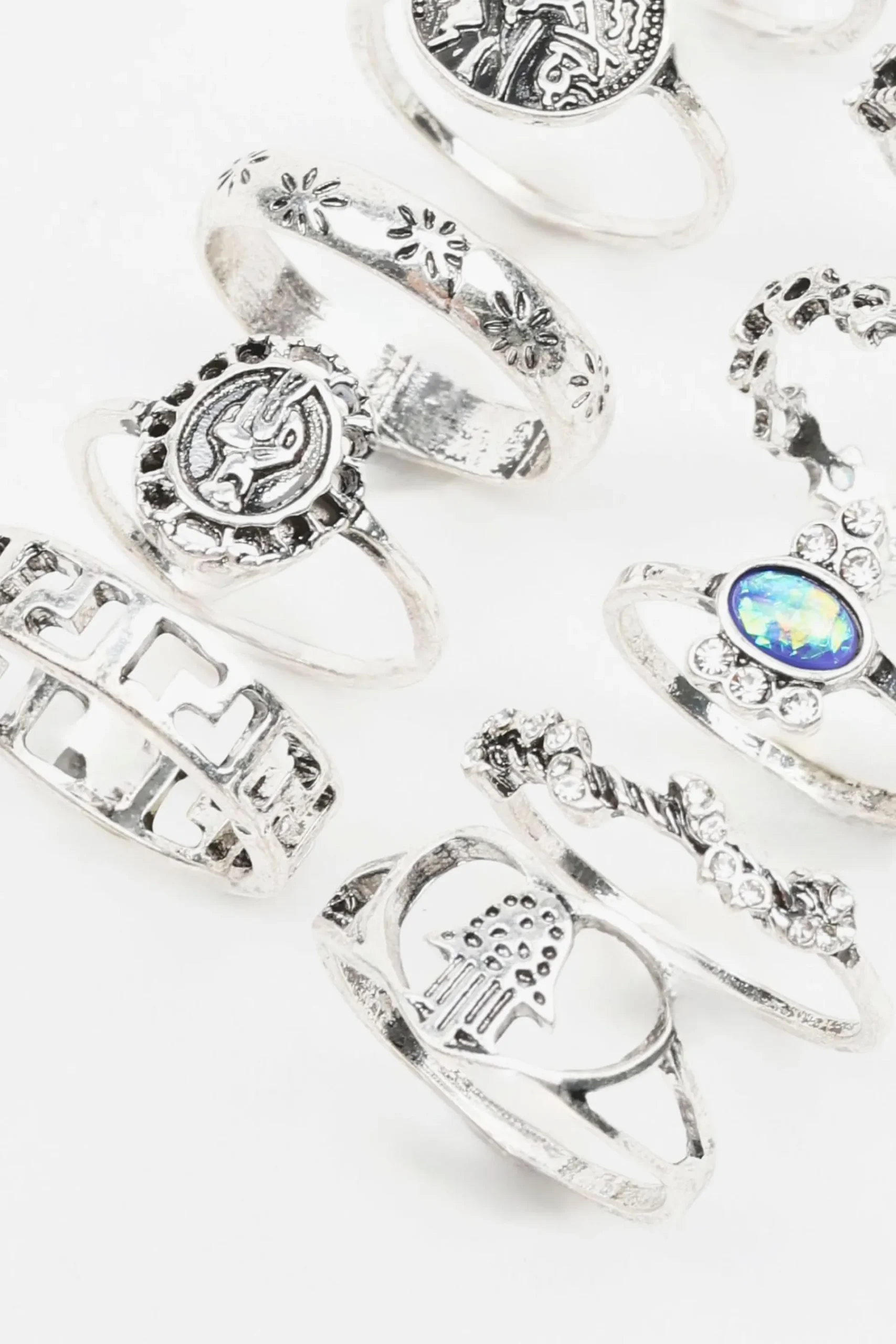 Set Of 15 Vintage Style Rings*Garage Clothing Shop